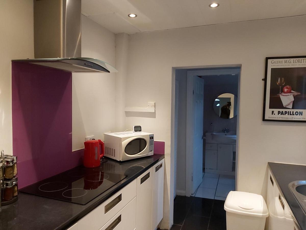 Pearson House - Huku Kwetu 3 Bedroom End Of Terrance House - Family And Business Group Self Catering Accommodation -Huku Kwetu Nottingham Exterior photo