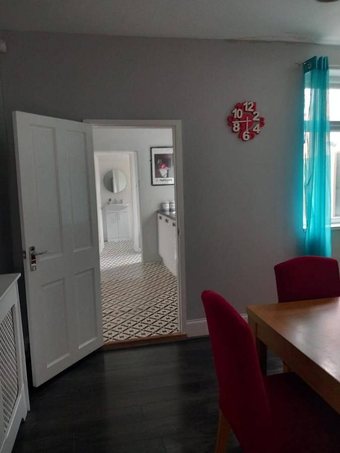 Pearson House - Huku Kwetu 3 Bedroom End Of Terrance House - Family And Business Group Self Catering Accommodation -Huku Kwetu Nottingham Exterior photo